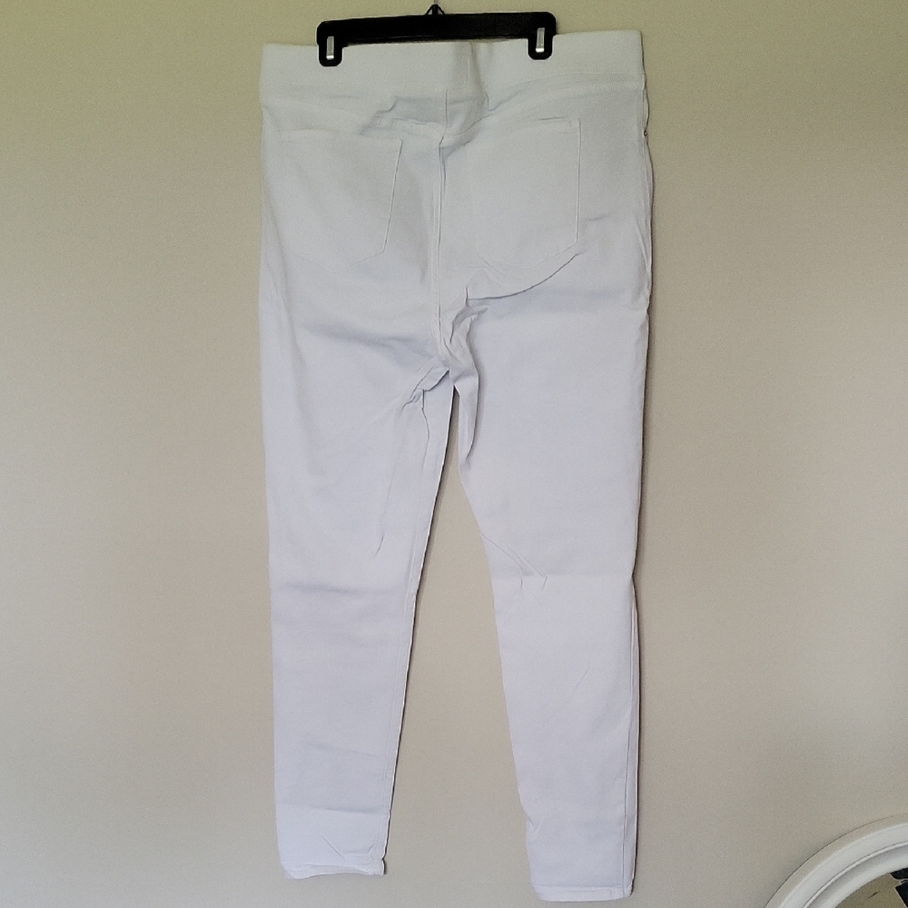 Old Navy Women's White Jeggings - Picture 2 of 9